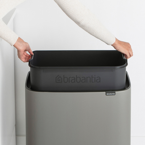 BRABANTIA Touch Bin Bo 36 l - kosz na śmieci ze stali nierdzewnej