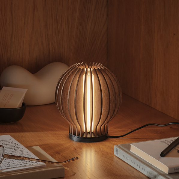 EVA SOLO Radiant - lampa stołowa akumulatorowa z drewna dębowego