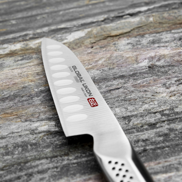 GLOBAL Ukon 14 cm - nóż japoński Santoku ze stali nierdzewnej