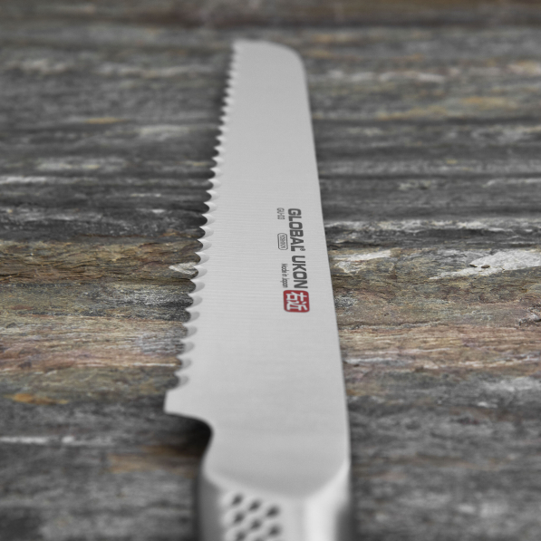 GLOBAL Ukon 22 cm - japoński nóż do chleba i pieczywa ze stali nierdzewnej
