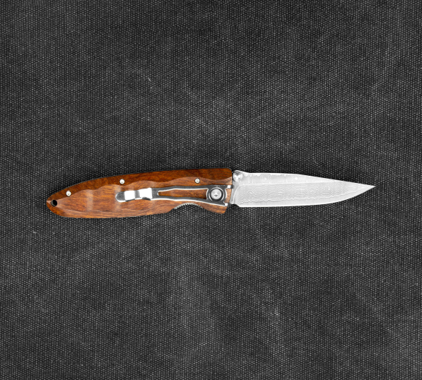 MCUSTA Classic Wave Iron Wood Damascus 8,5 cm - japoński nóż survivalovy składany ze stali damasceńskiej