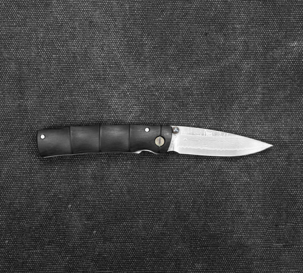 MCUSTA Shinra Emotion Black Pakka Damascus 6,5 cm - japoński nóż survivalowy składany ze stali damasceńskiej