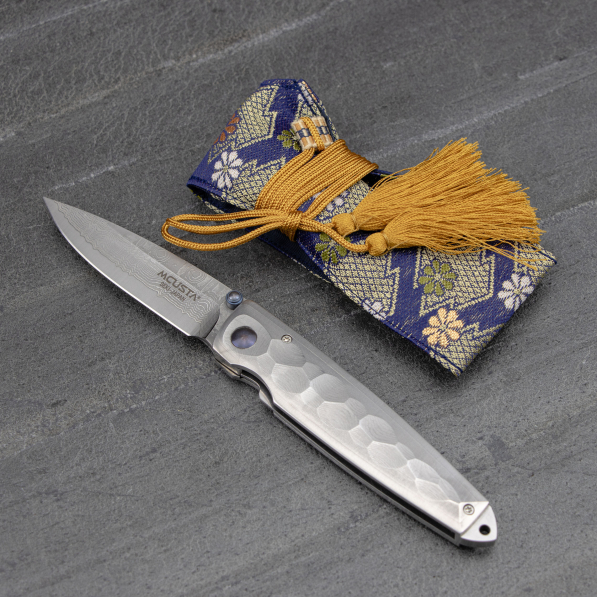 MCUSTA Shinra Tsuchi Damascus 6,5 cm - japoński nóż survivalowy składany ze stali damasceńskiej