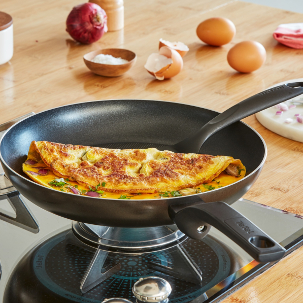 TEFAL Simple Cook 24 cm - patelnia tytanowa nieprzywierająca z sensorem smażenia