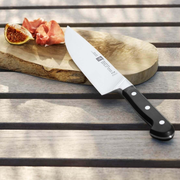 ZWILLING Pro 26 cm - nóż szefa kuchni ze stali węglowej